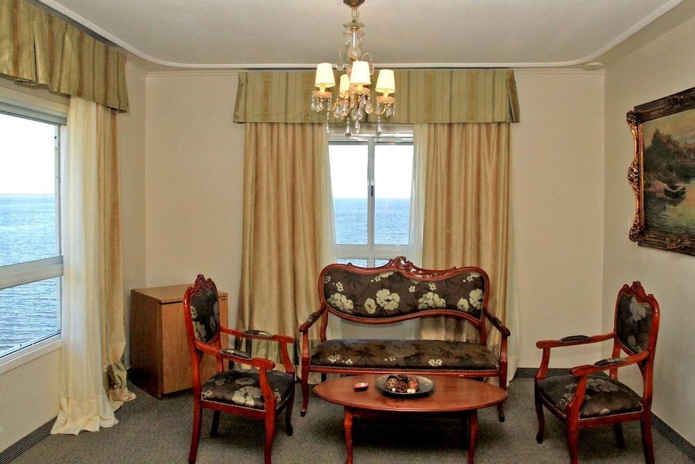 Marina Del Faro Hotel 4*