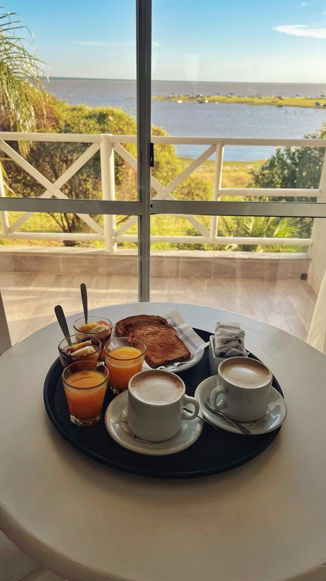 Marina Del Faro Hotel